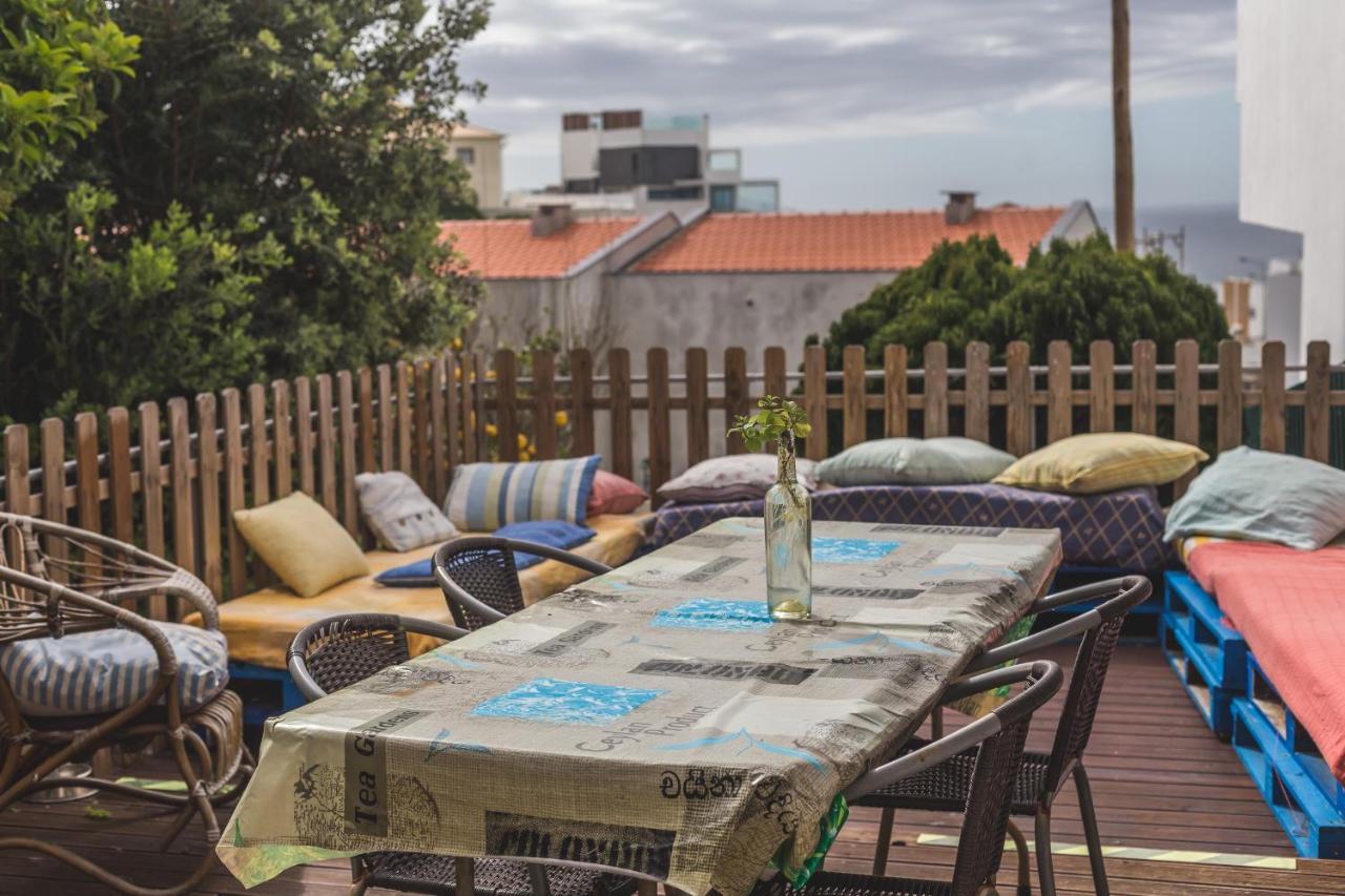 Ericeira Chill Hill Hostel & Private Rooms - Peach Garden Exterior photo